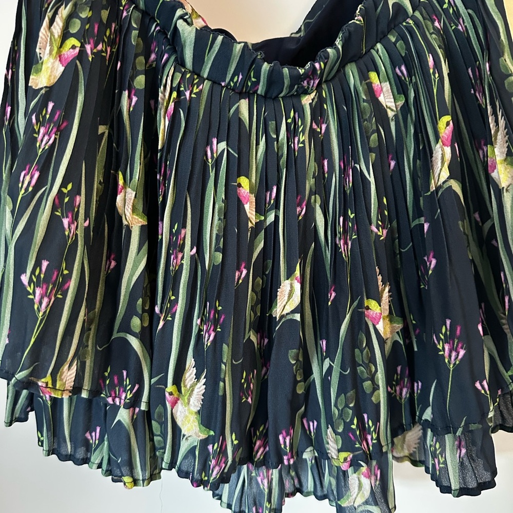 Chic Hummingbird Print Mini Skirt